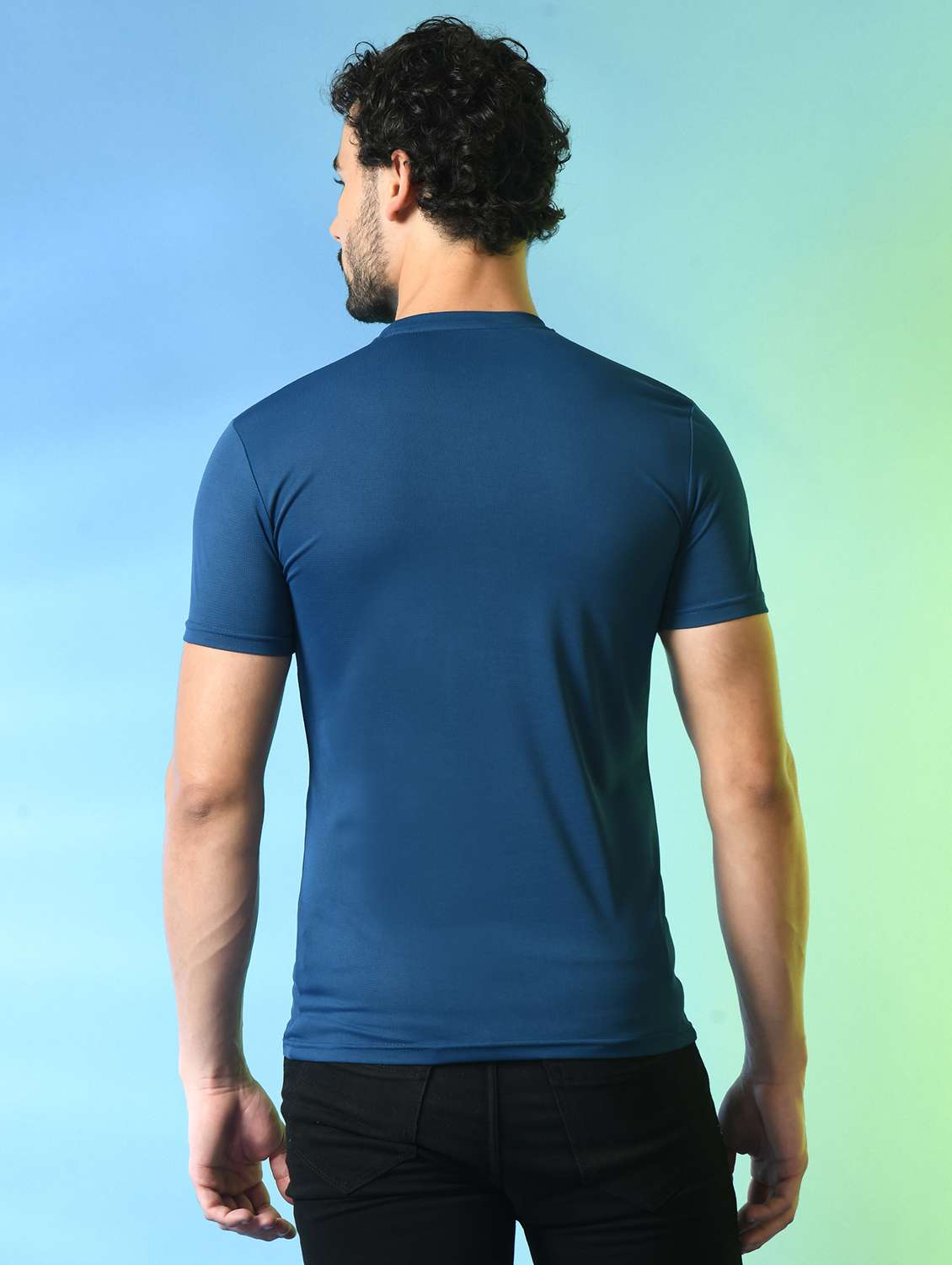 men round neck plain t-shirt - 21340511 -  Standard Image - 2