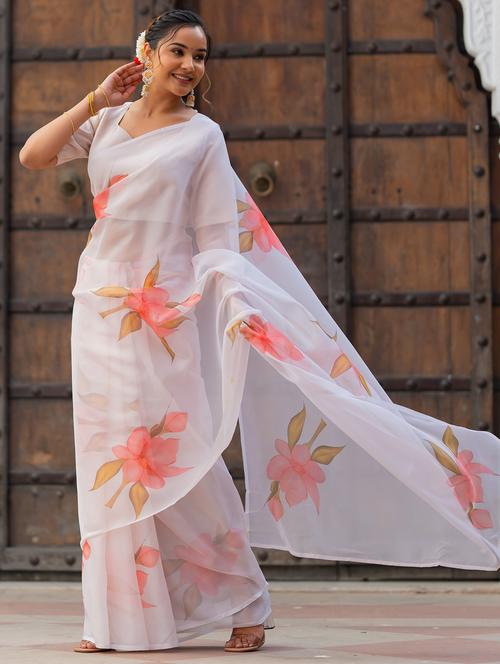 women printed saree with blouse - 21342292 - Standard Image - 0