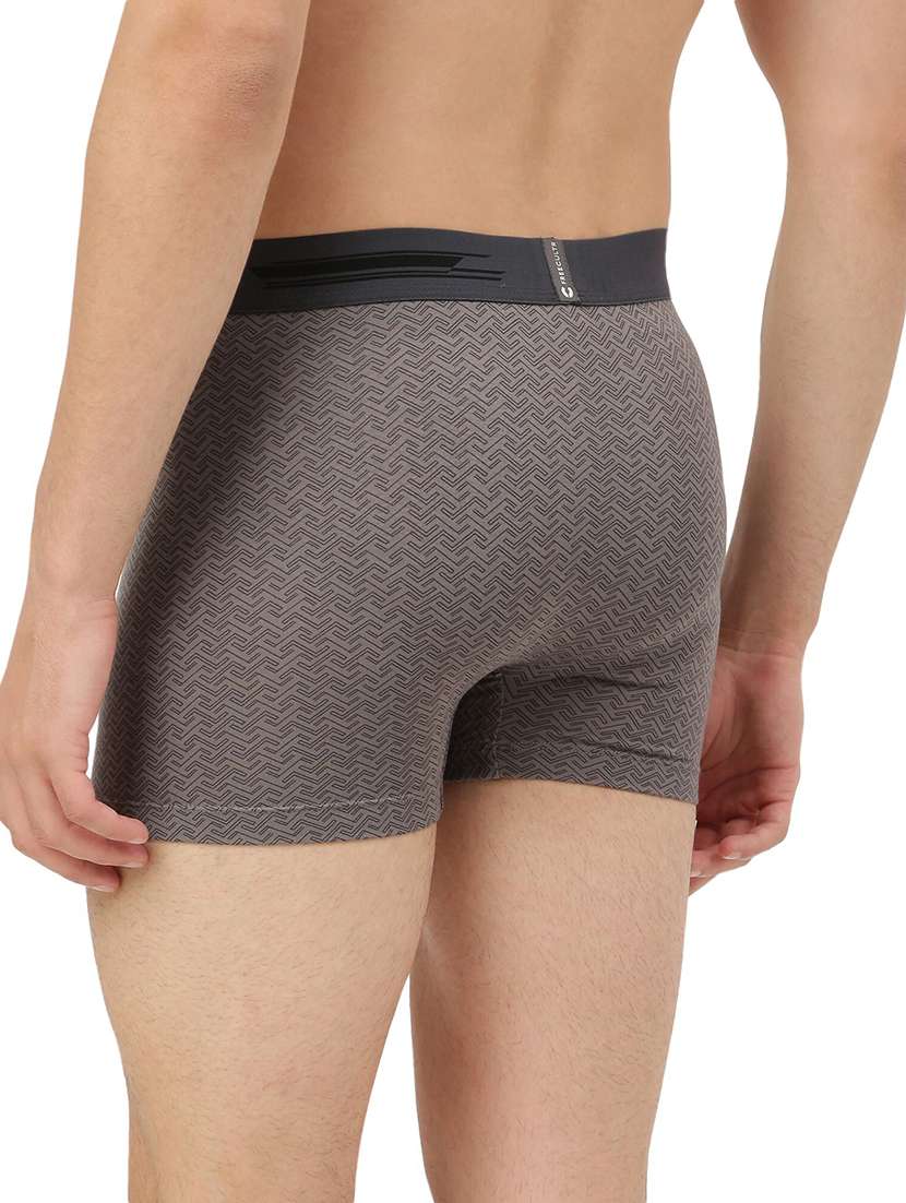 men solid trunk - 21342668 -  Standard Image - 2