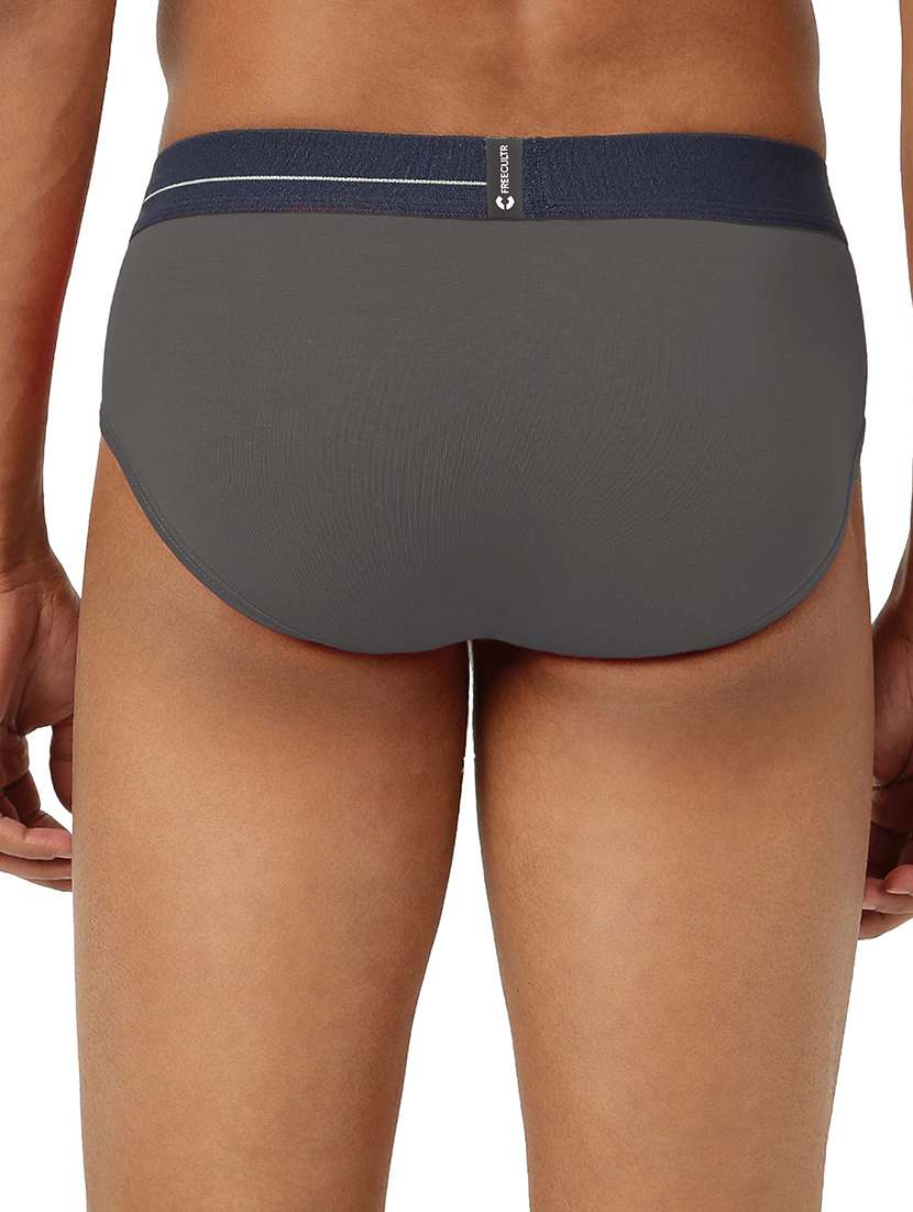 men solid modal hipster  - 21342965 -  Standard Image - 2