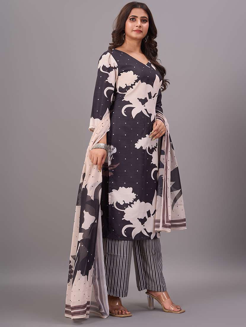 women black kurta & palazzo set  - 21348699 -  Standard Image - 2