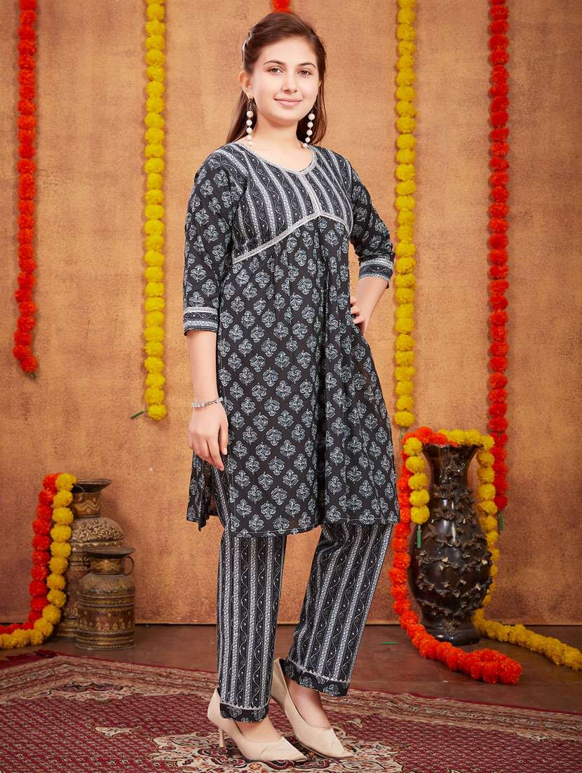 girls top and bottom ethnic wear sets - 21349133 -  Standard Image - 2