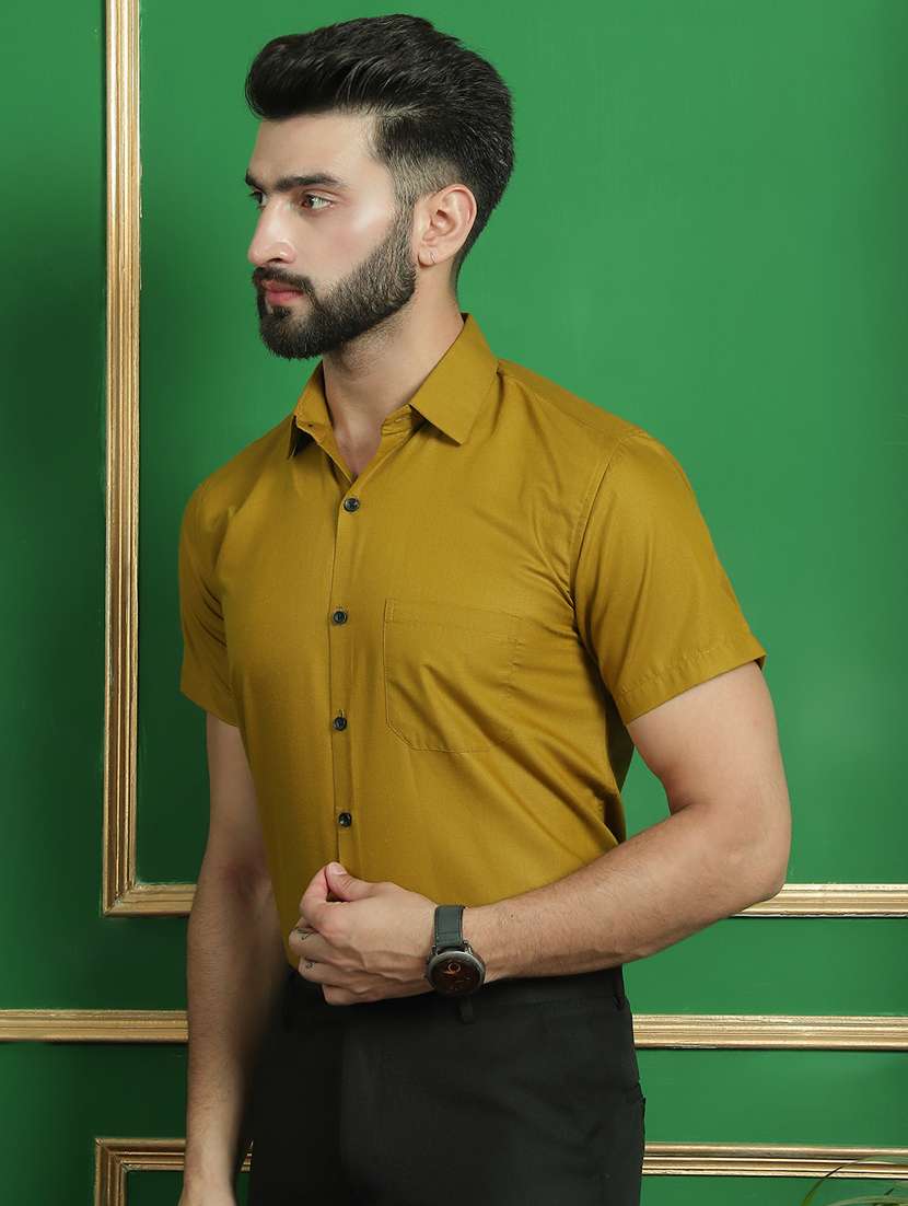 men short sleeves formal shirts - 21351958 -  Standard Image - 2