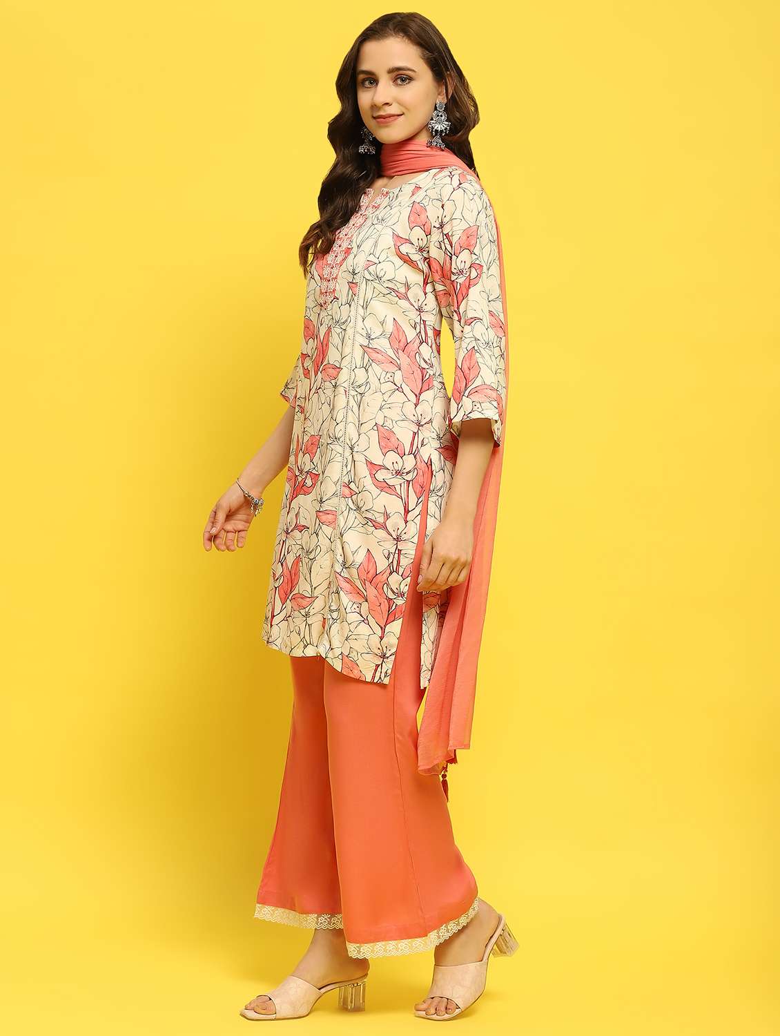 women three quarter sleeve kurta palazzo with dupatta set - 21353588 - Standard Image - 2