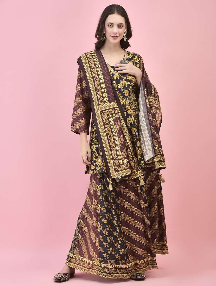 women floral v neck kurta skirt set with dupatta - 21353676 -  Zoom Image - 0