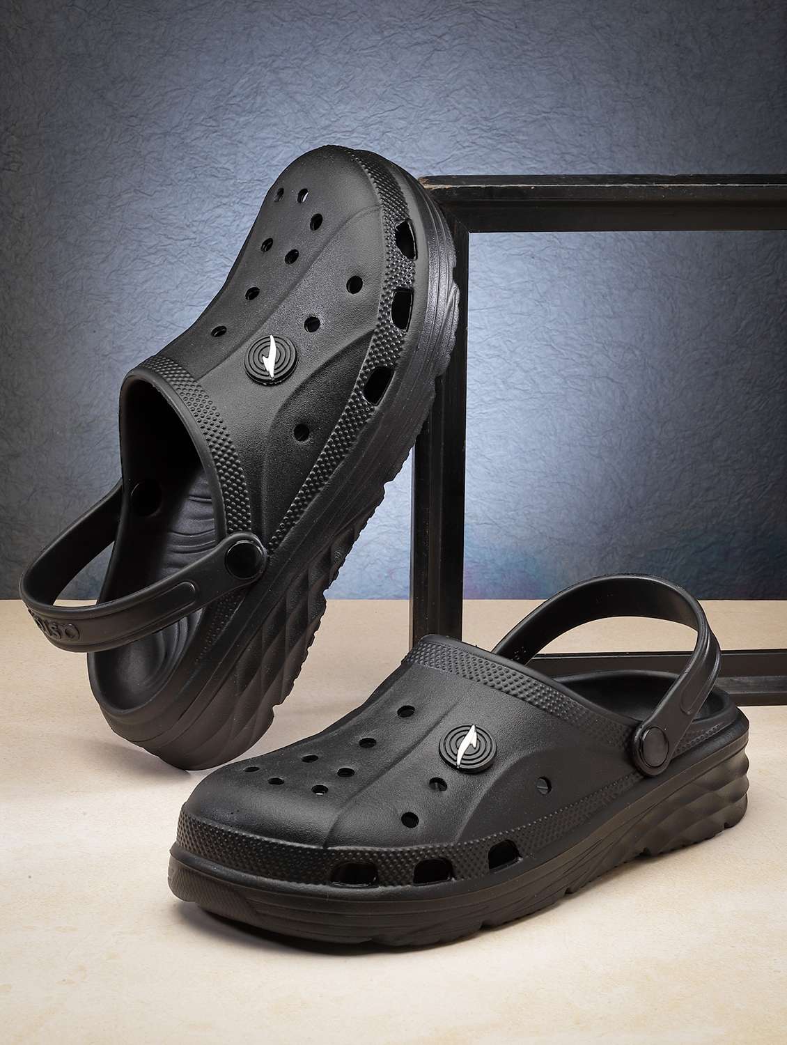 black solid crocs clogs