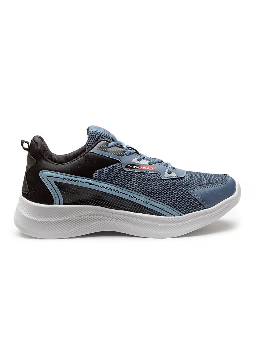 men lace up sports shoes - 21353790 - Standard Image - 2