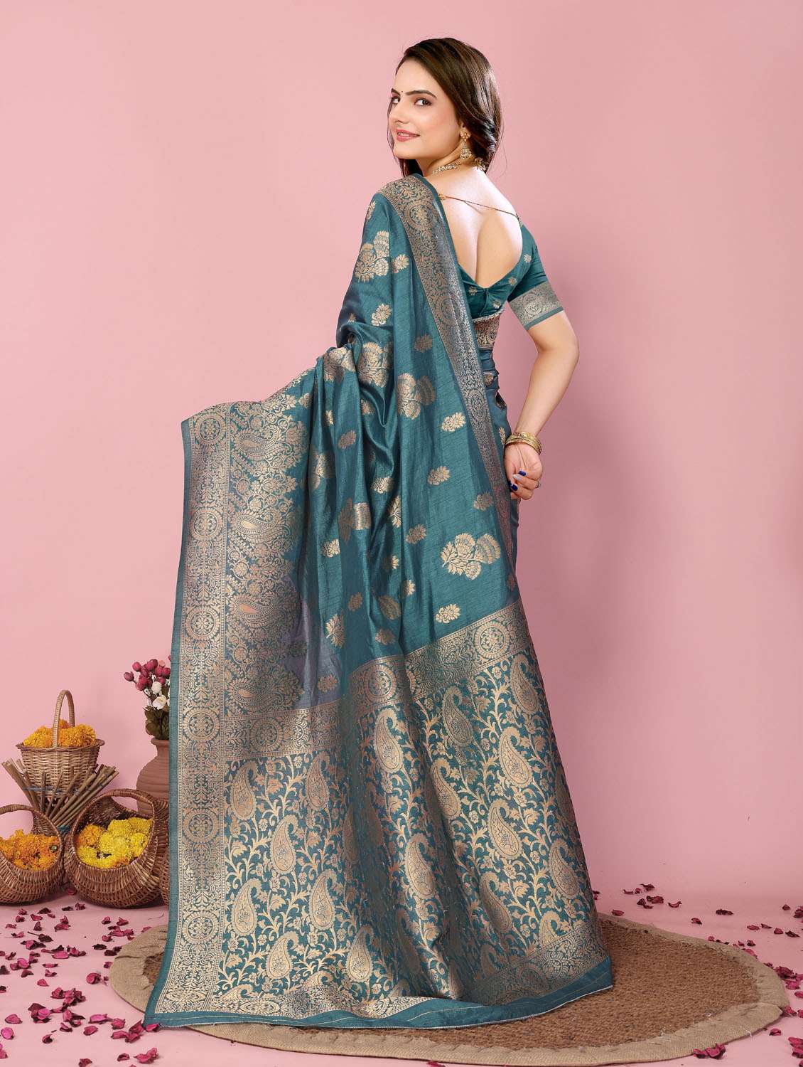 women self design banarasi saree with blouse - 21354161 -  Standard Image - 2