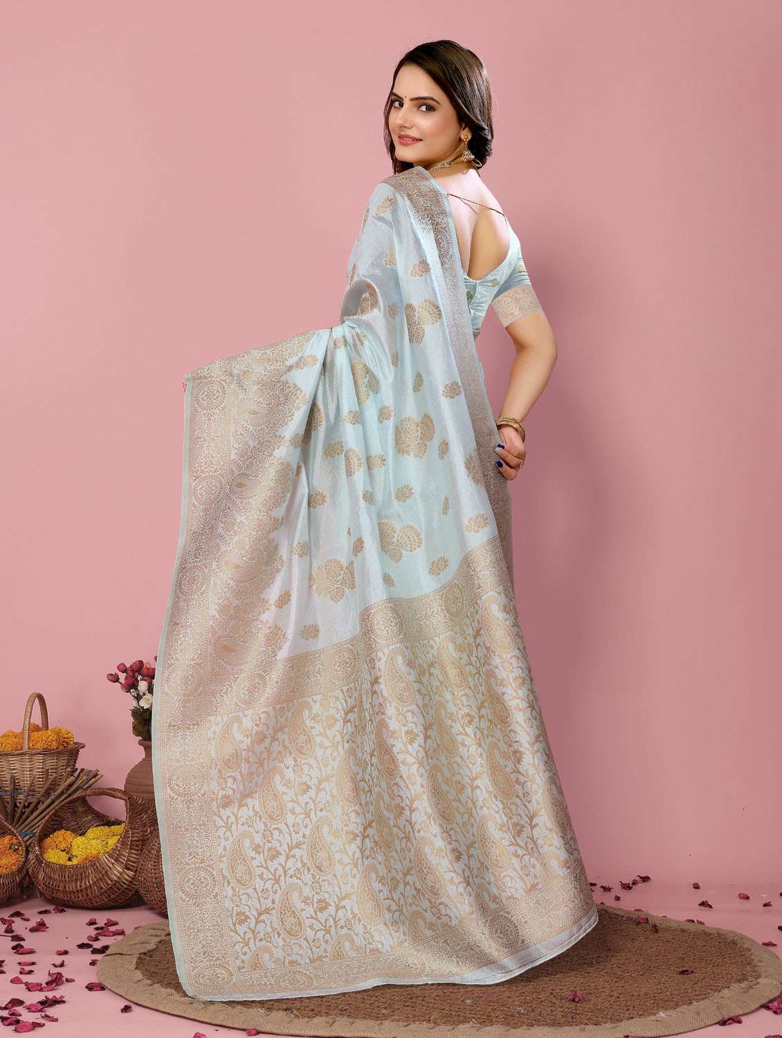 women self design banarasi saree with blouse - 21354166 -  Standard Image - 2