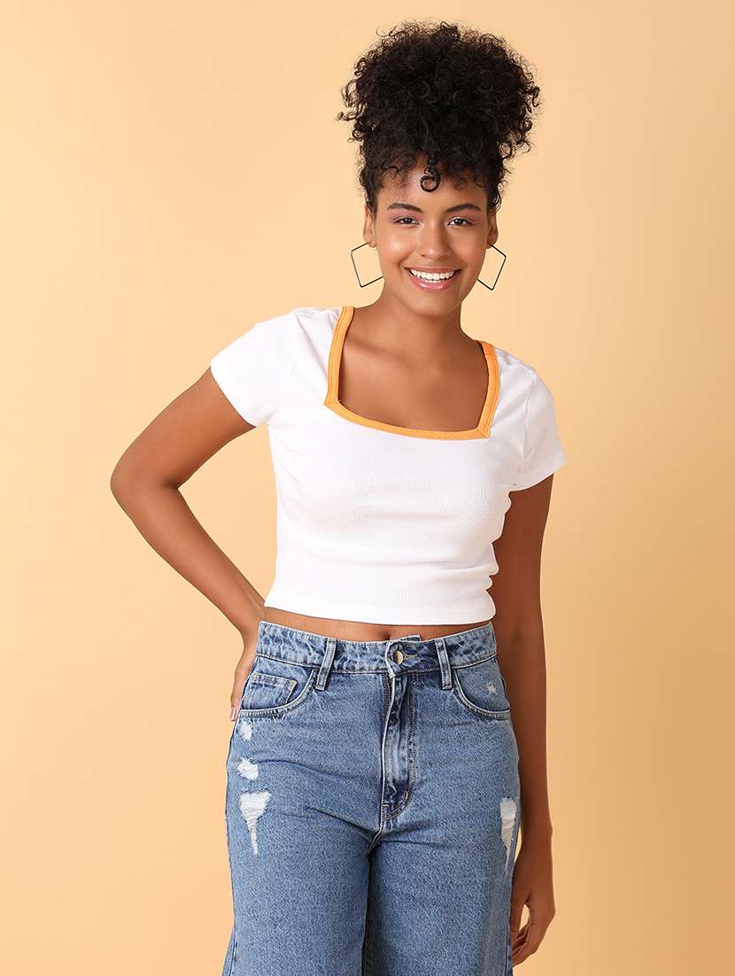 women typography square neck crop top