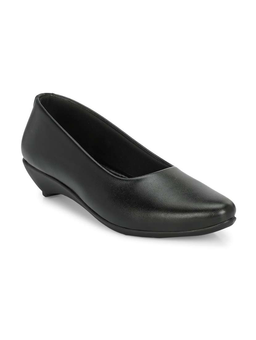 women black slip on formal shoes - 21359310 - Zoom Image - 0