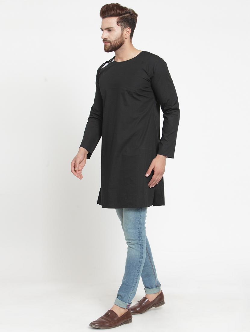 men solid cotton long kurta - 21360179 - Zoom Image - 0