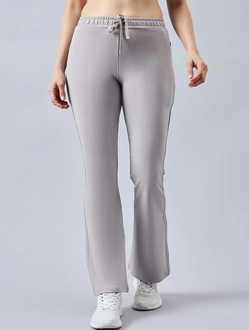 women solid mid rise track pant