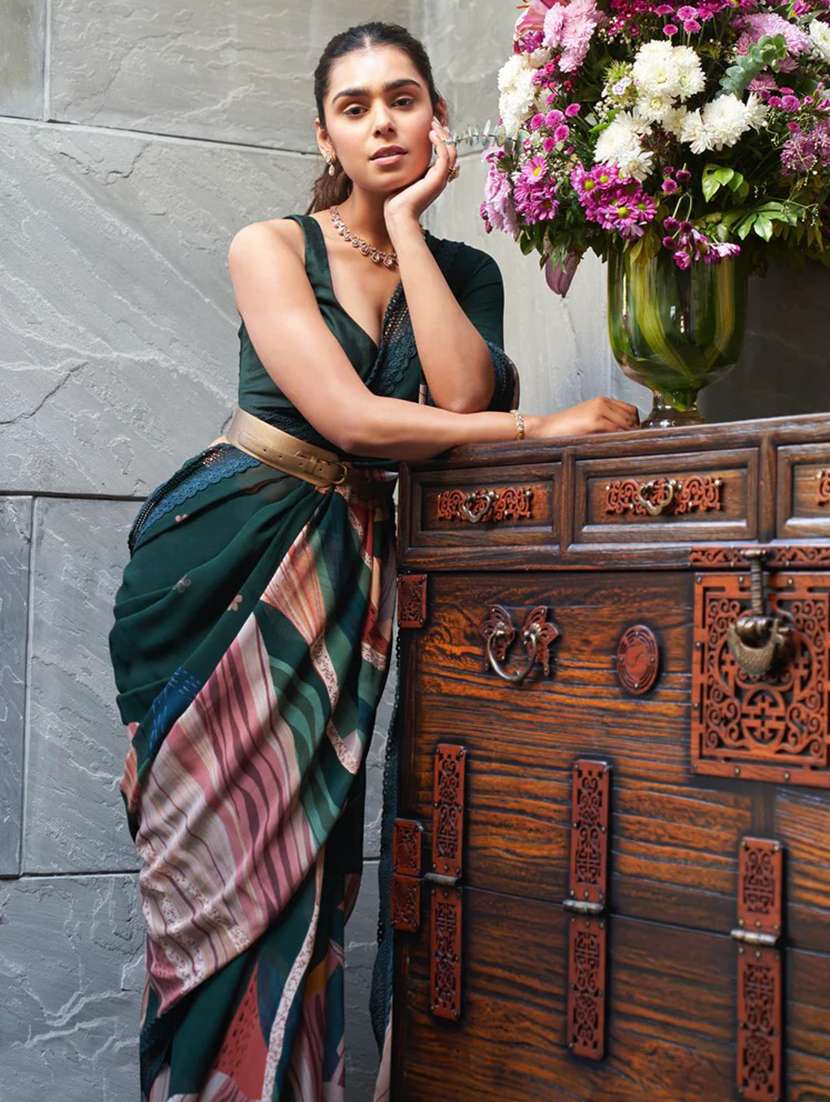 Women Printed Saree With Blouse - 21368738 -  Standard Image - 2