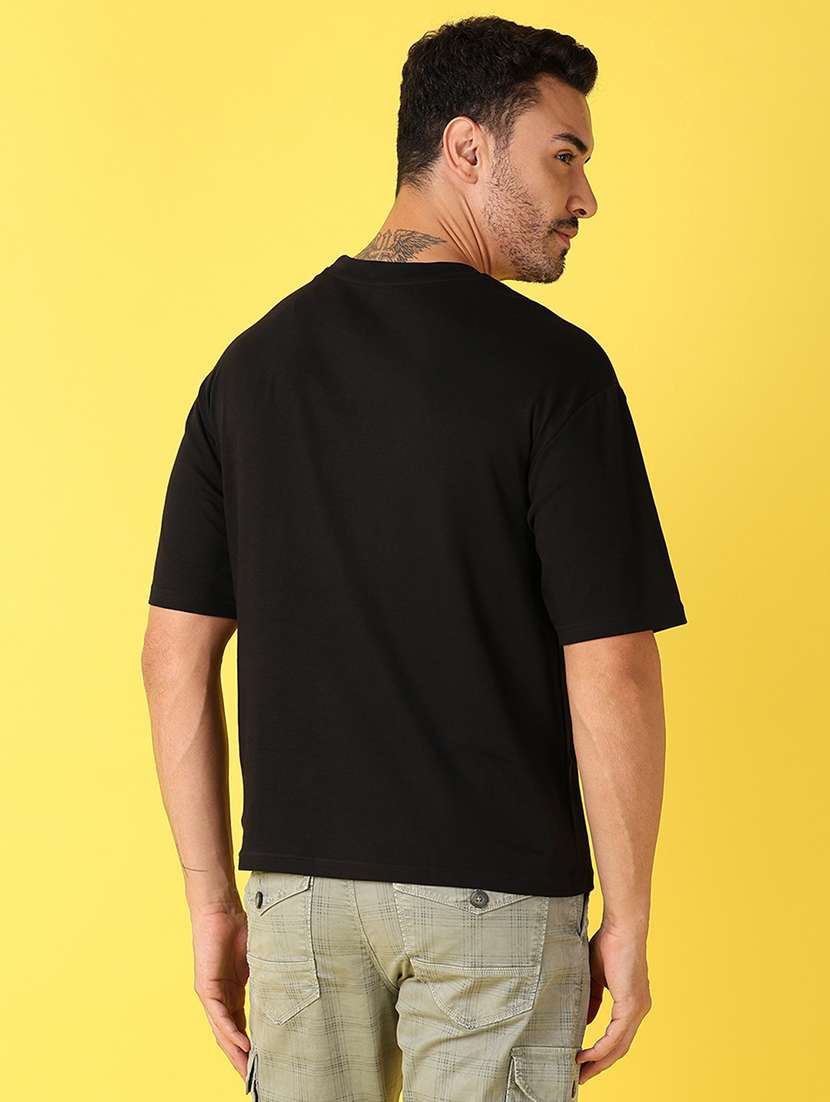 men round neck plain t-shirt - 21369707 -  Standard Image - 2