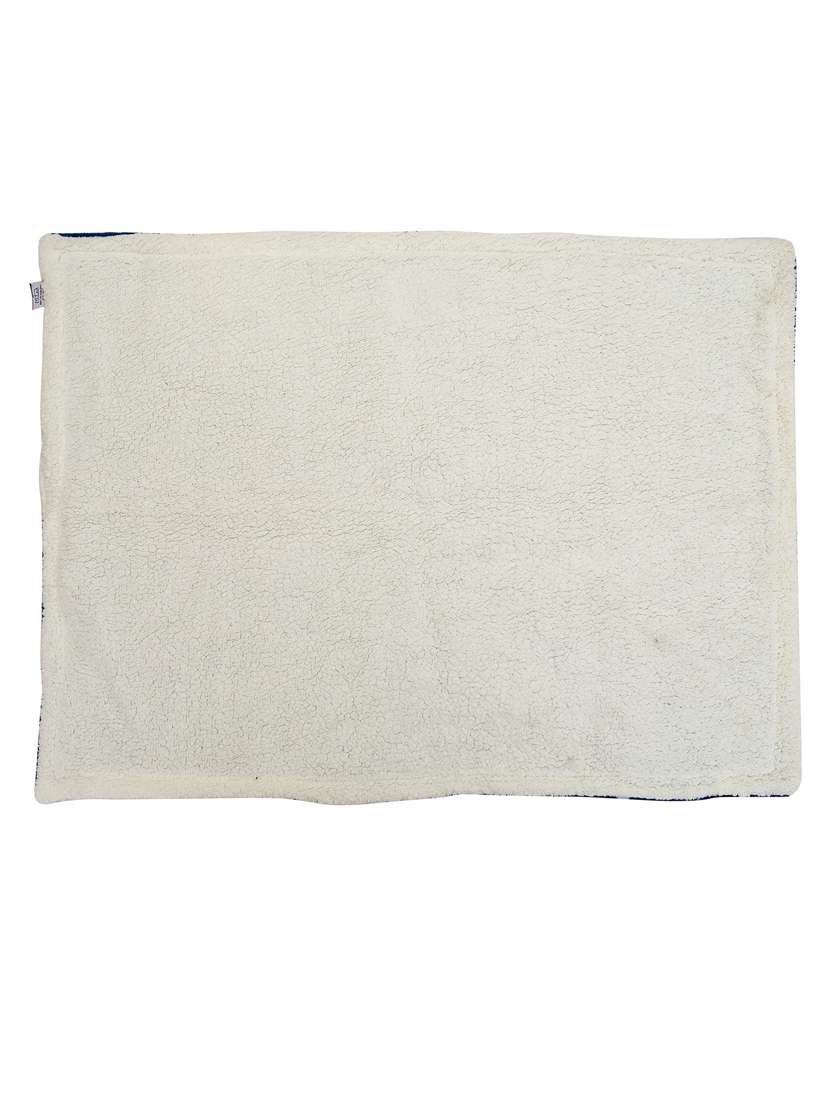 newborn baby swaddle blanket - 21370604 -  Standard Image - 2