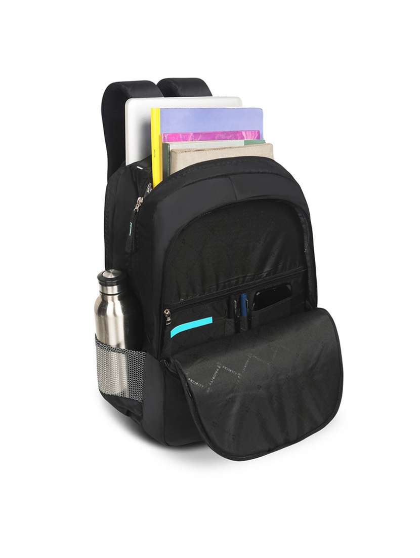 black back pack - 21371678 -  Standard Image - 2