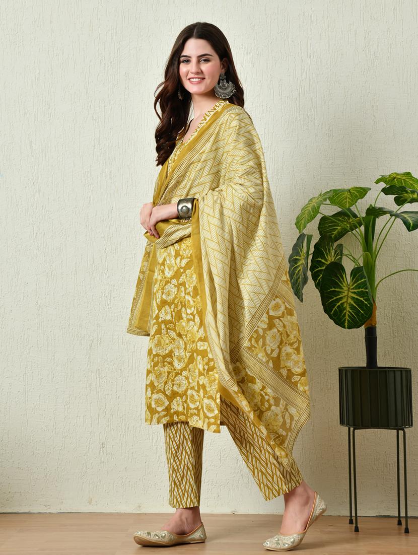 women three quarter sleeve suit set - 21371744 - Standard Image - 2