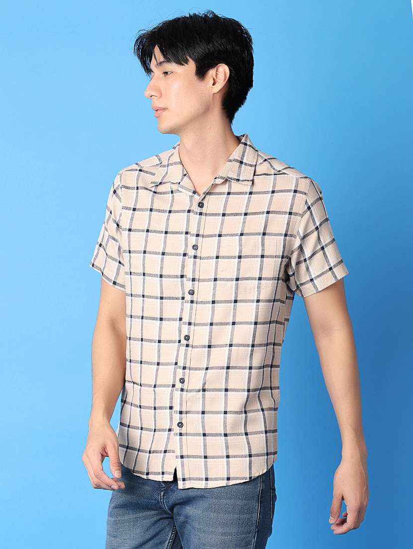 men checks short sleeves casual shirt - 21371979 -  Standard Image - 2
