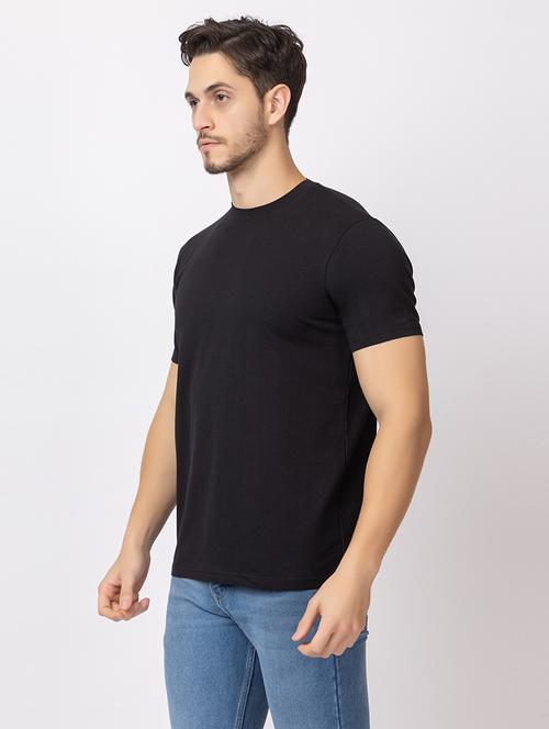 men round neck plain t-shirt - 21374329 - Standard Image - 0