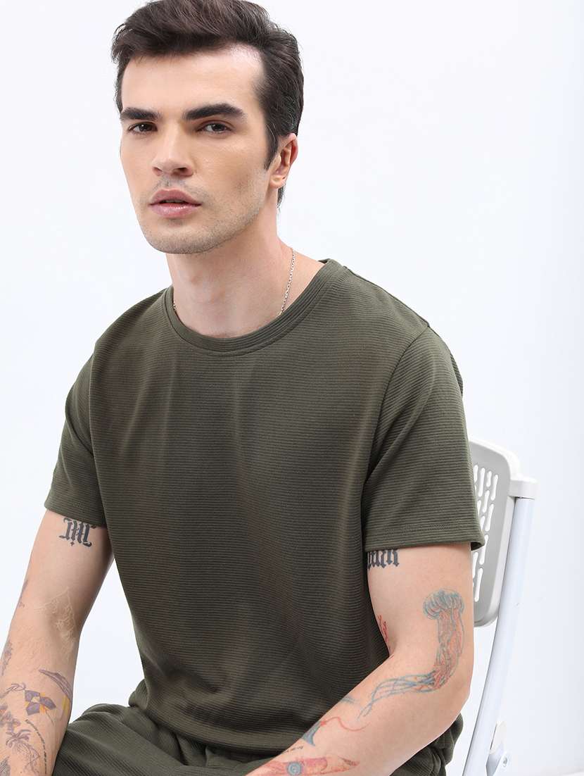 men solid round neck short sleeve t-shirt - 21375271 -  Standard Image - 2