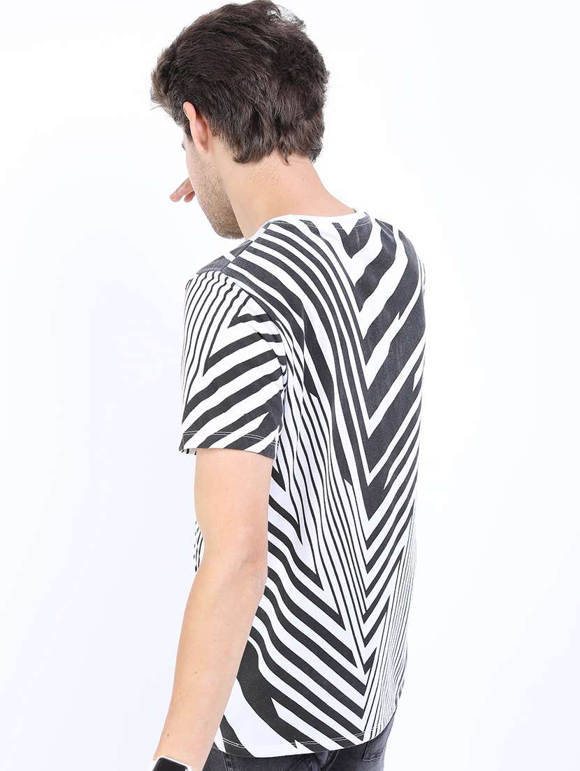 men all over printed t-shirt - 21375363 -  Standard Image - 2