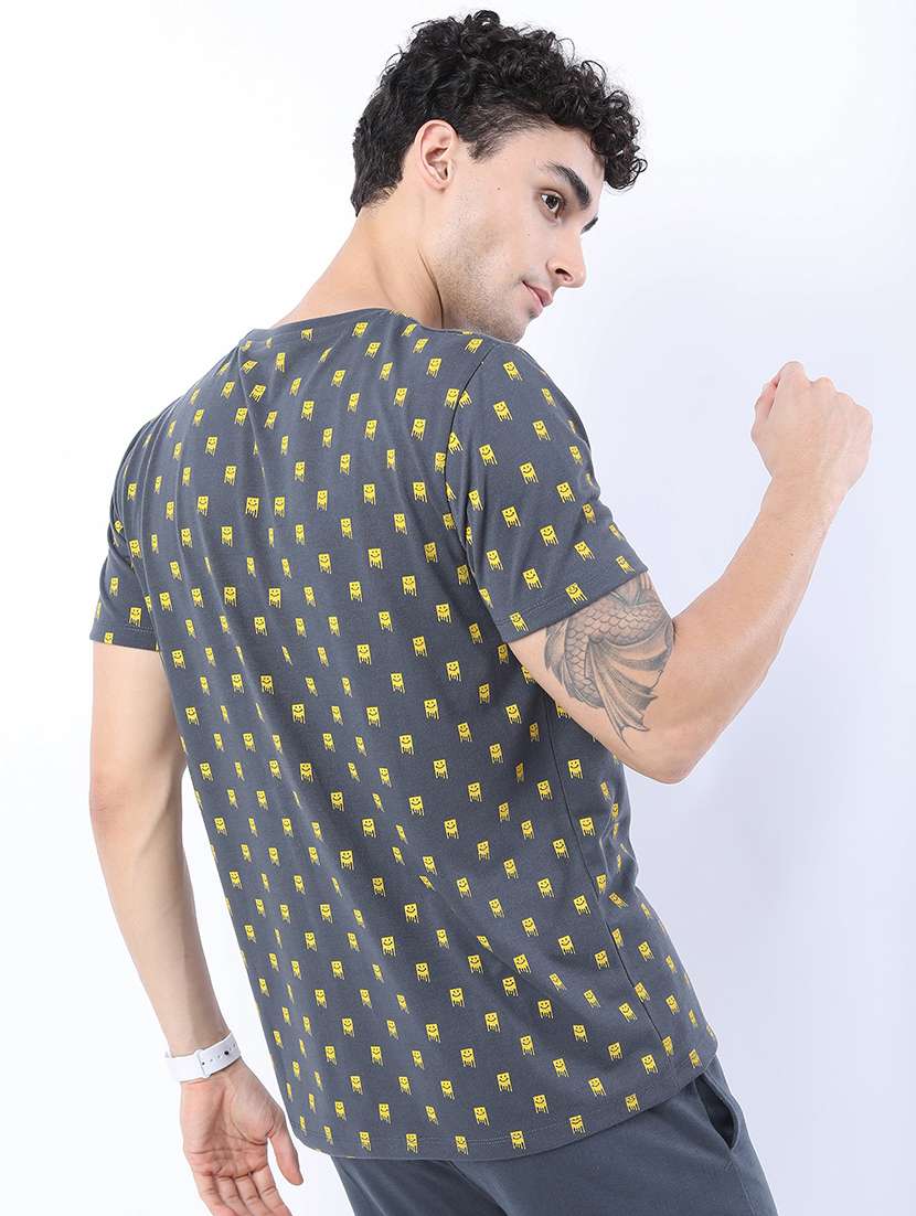 men all over printed t-shirt - 21375365 -  Standard Image - 2
