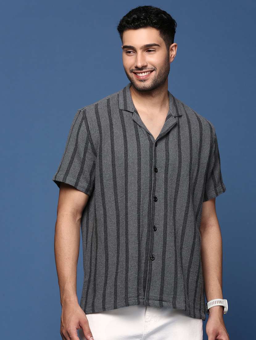 men short sleeved striped casual shirt