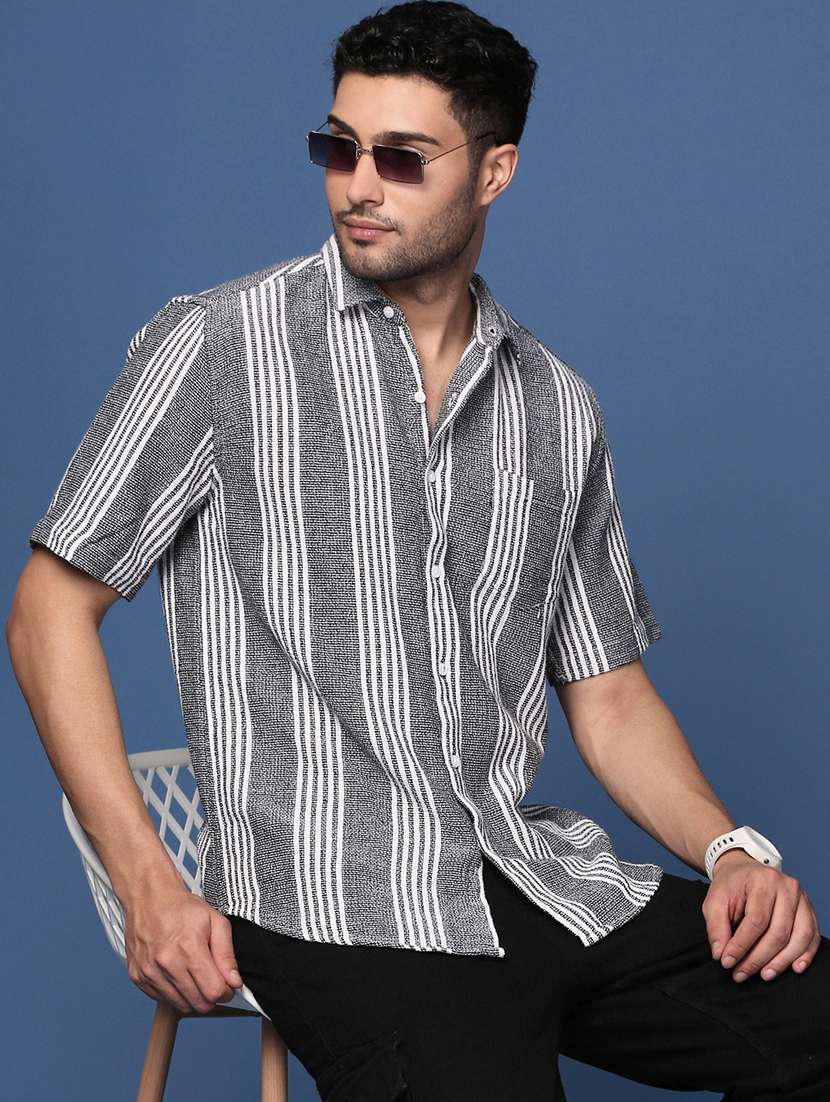 men short sleeved striped casual shirt - 21378743 - Standard Image - 2