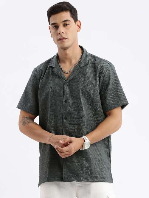 men short sleeved solid casual shirt - 21378895 - Standard Image - 0