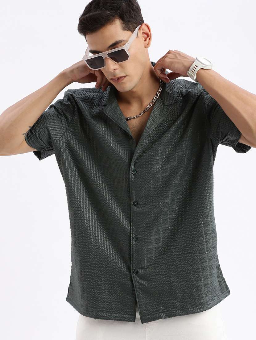 men short sleeved solid casual shirt - 21378895 - Standard Image - 2
