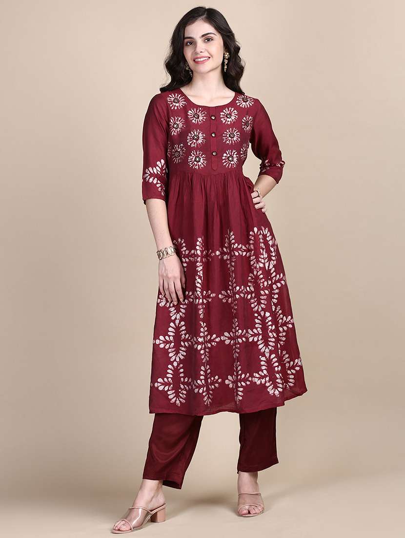 women maroon batik round neck kurta pant set
