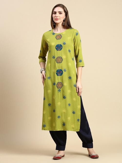 women green round neck straight kurta - 21387742 -  Standard Image - 0