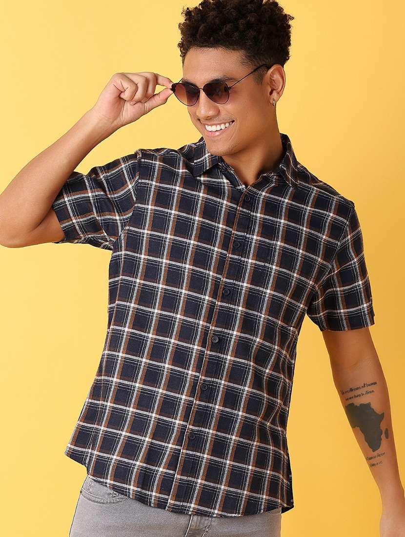men checks short sleeves casual shirt - 21388067 -  Standard Image - 2