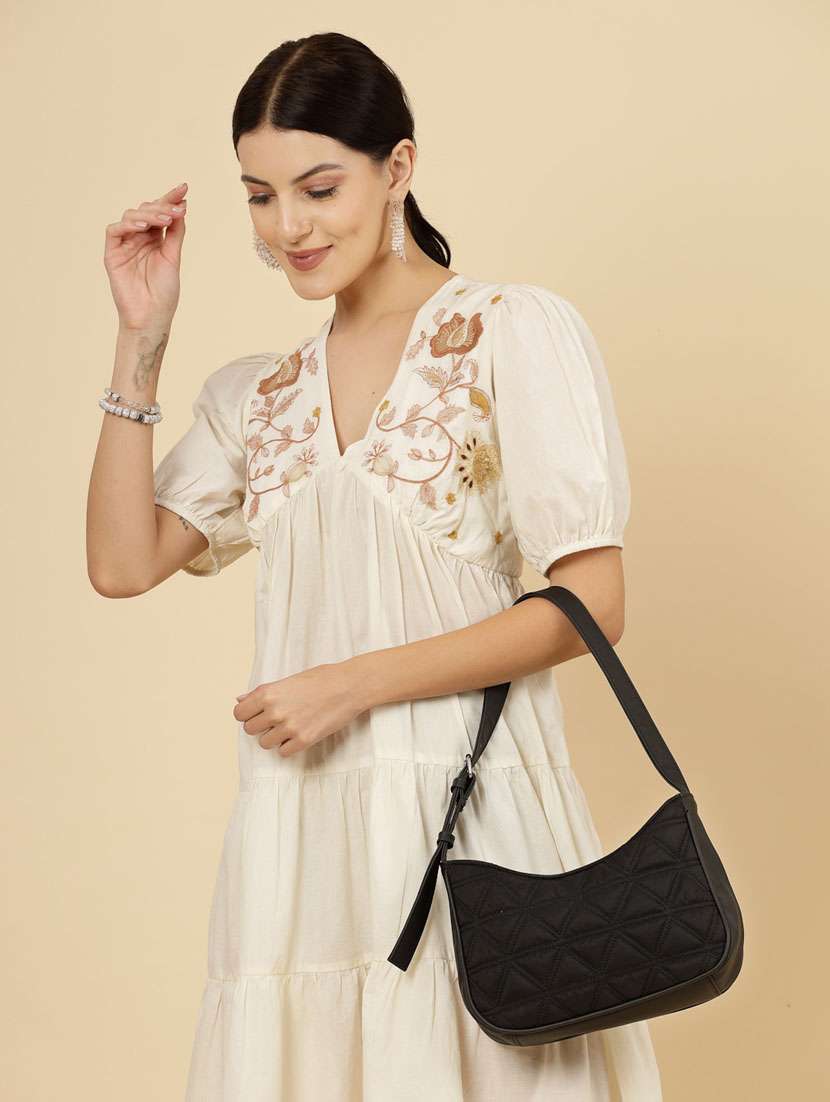 women black qulted handbag - 21391415 -  Standard Image - 7