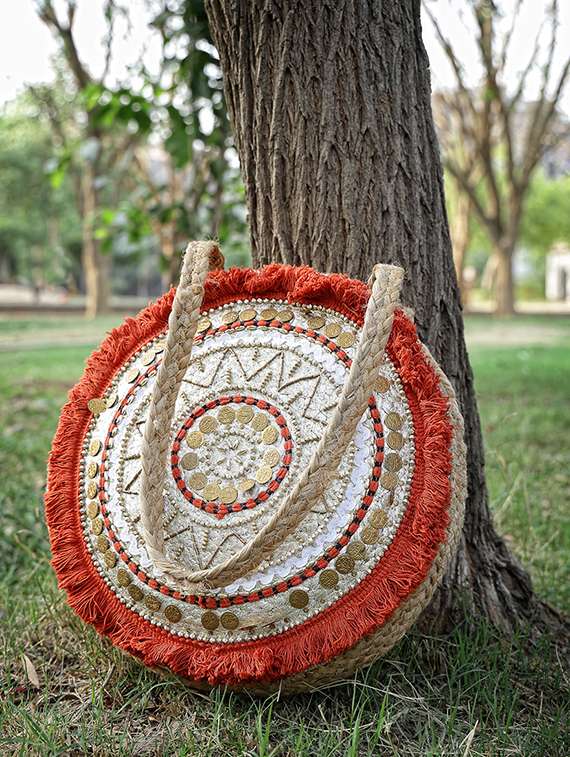 women embellished jute tote bag - 21391638 -  Zoom Image - 0