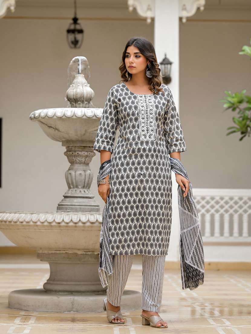 women three quarter sleeve kurta pant with dupatta set - 21391924 - Standard Image - 2