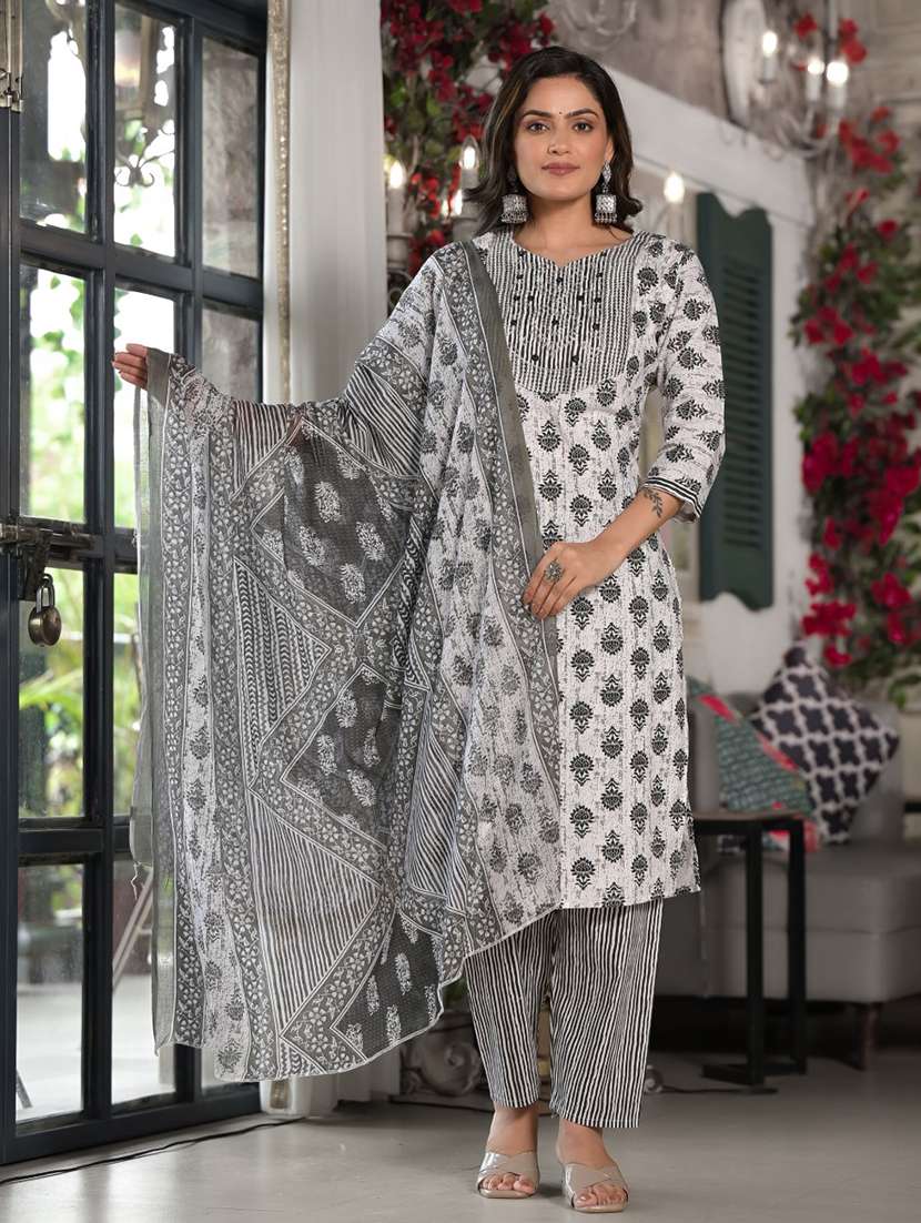 women three quarter sleeve kurta pant with dupatta set