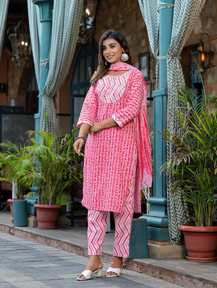 women three quarter sleeve kurta pant with dupatta set - 21391936 - Standard Image - 2