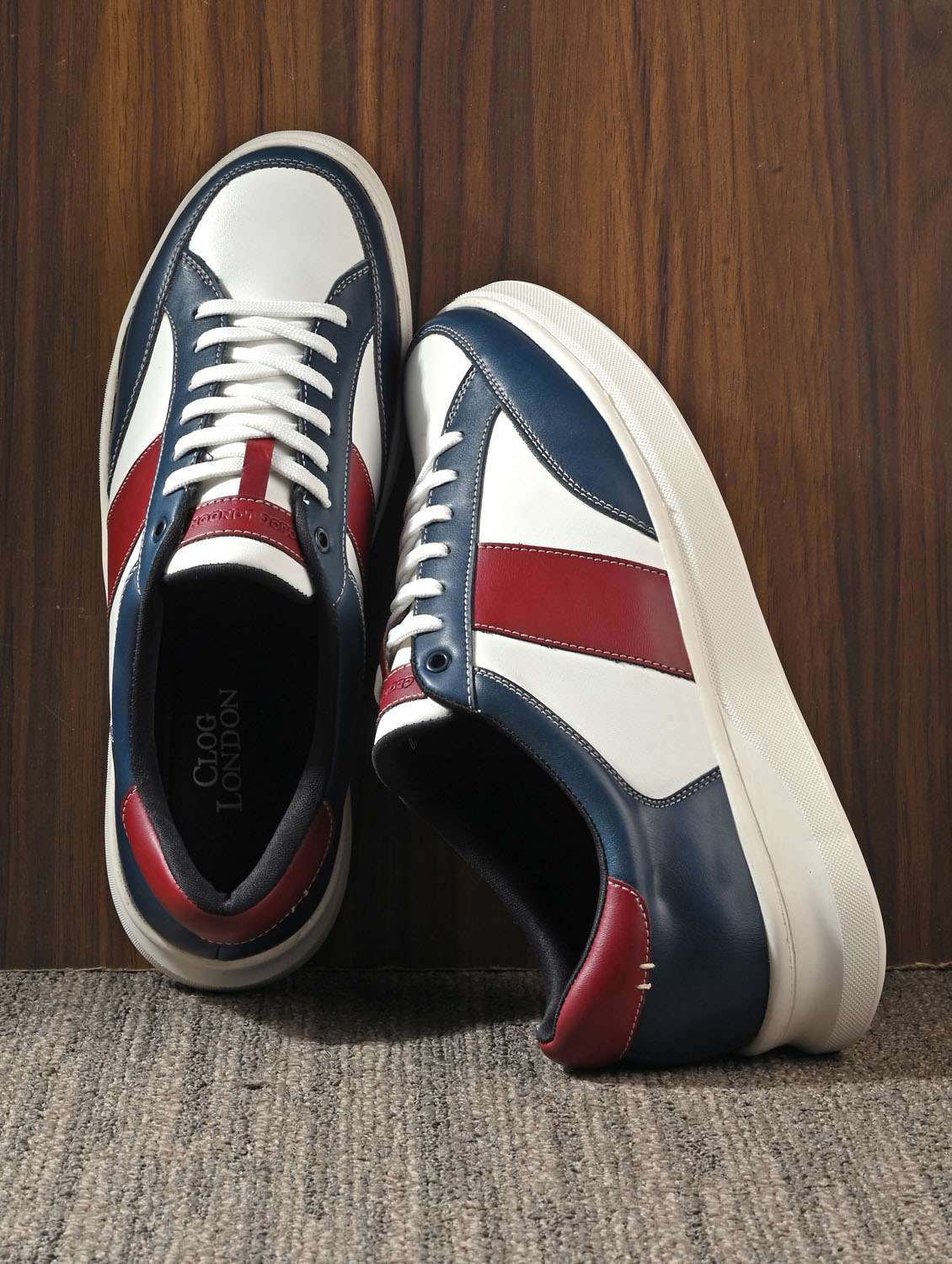 men lace up sneakers