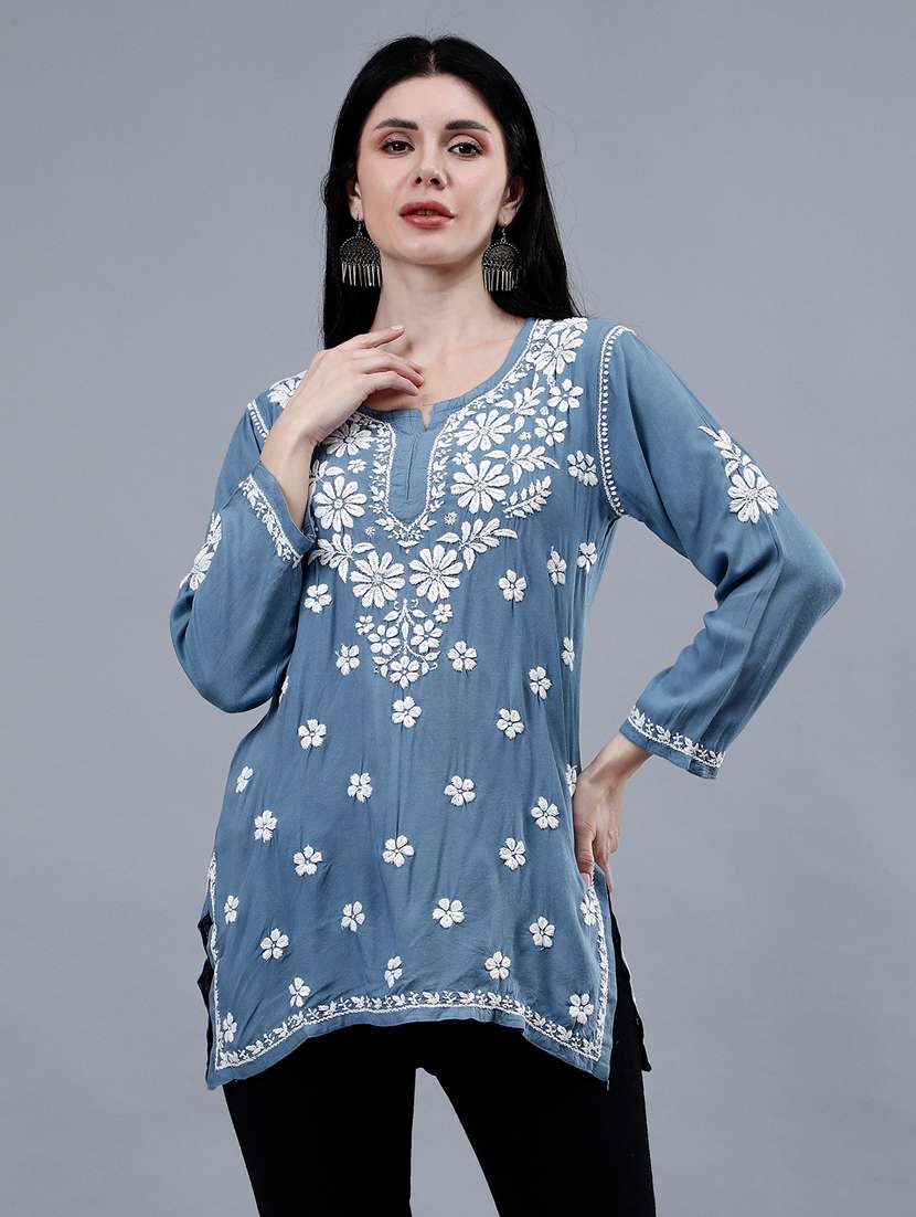 women chikankari straight kurti