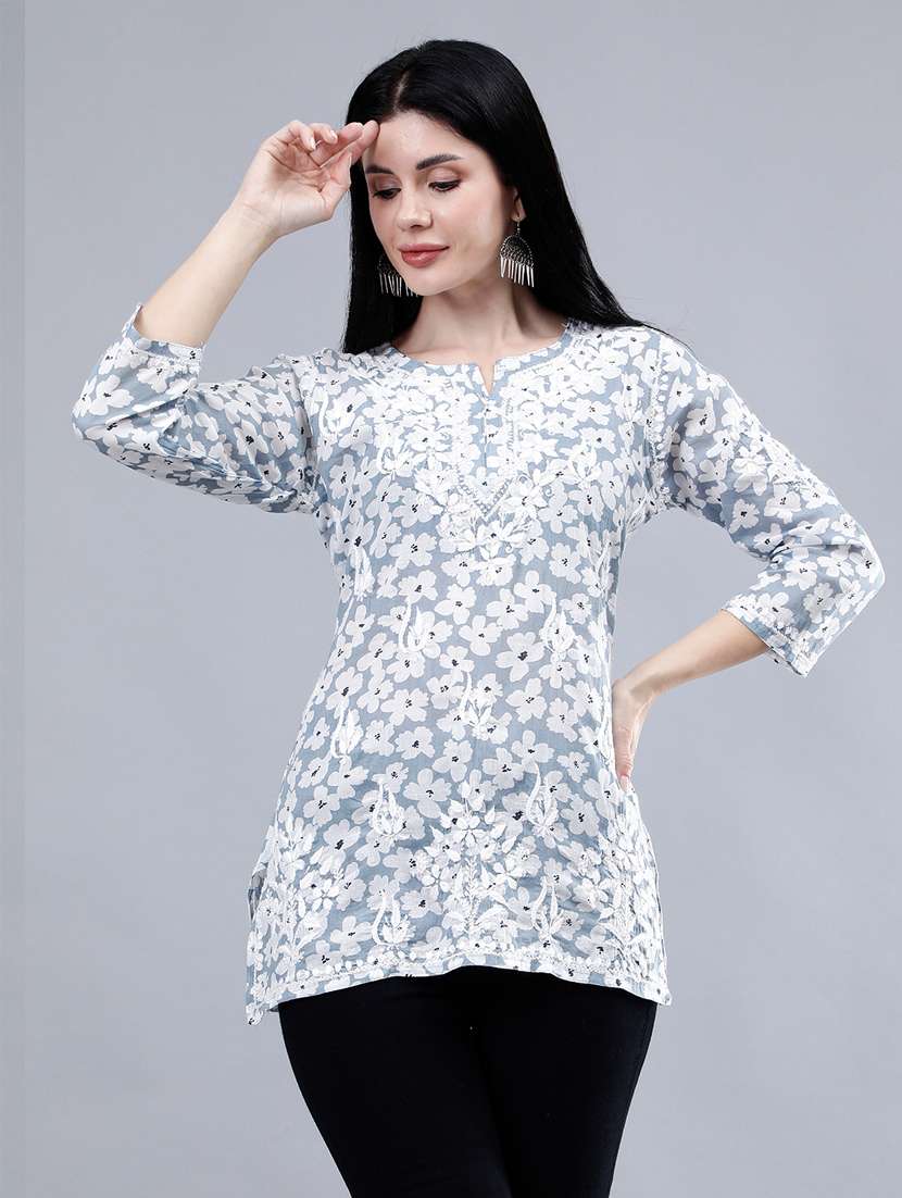 women chikankari straight kurti