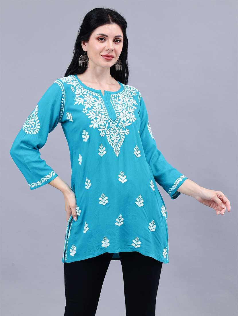 women chikankari straight kurti