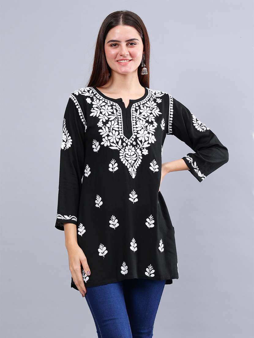 women chikankari straight kurti