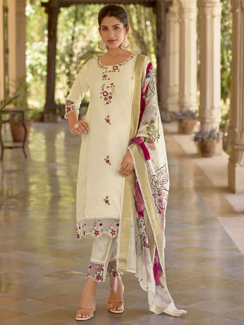 women off-white kurta dupatta set