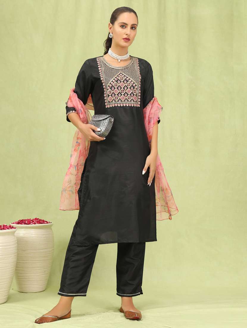 women black kurta dupatta set