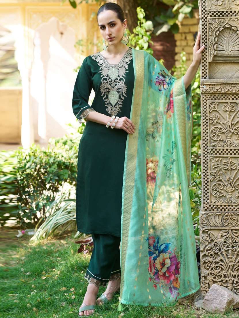 women green kurta dupatta set