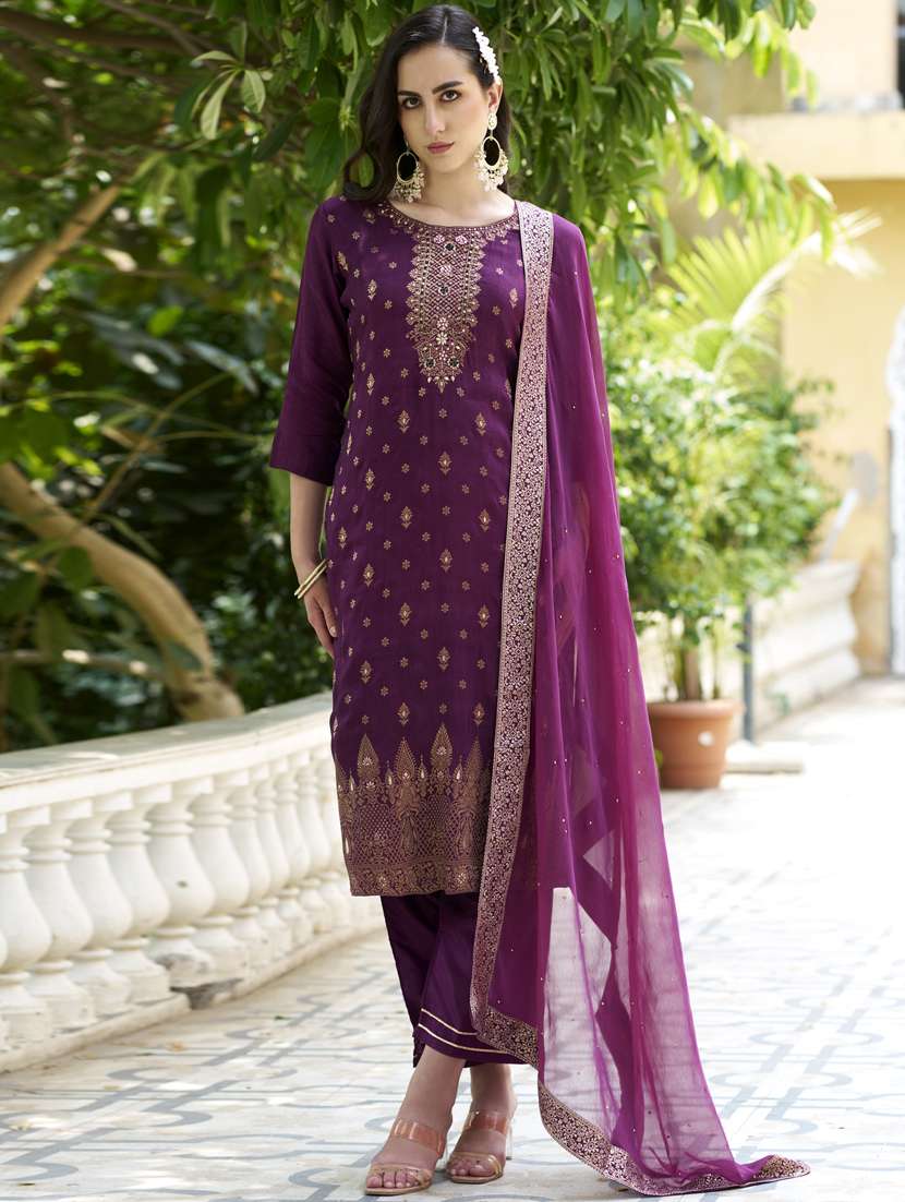 women purple kurta dupatta set