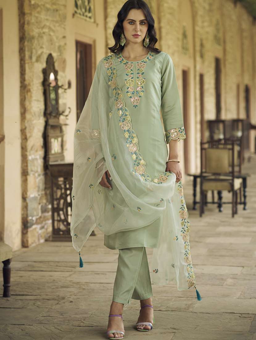 women green kurta dupatta set