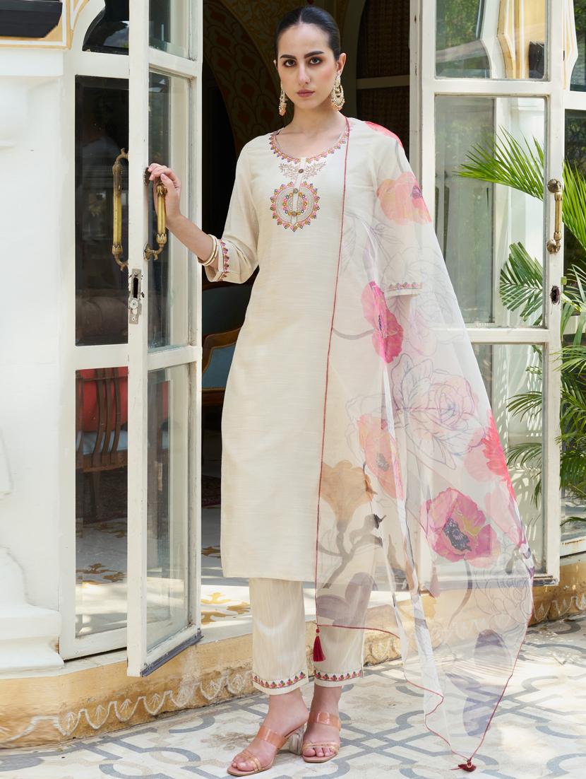 women three quarter sleeve kurta pant with dupatta set - 21450945 - Zoom Image - 0
